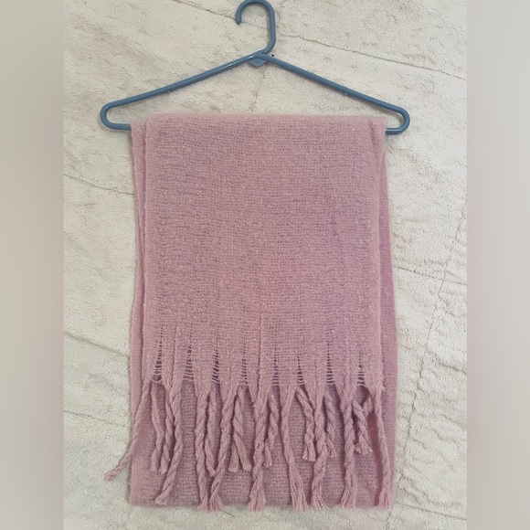 Accessories - 🌸🎀 Soft Pink Knit Scarf with Fringe